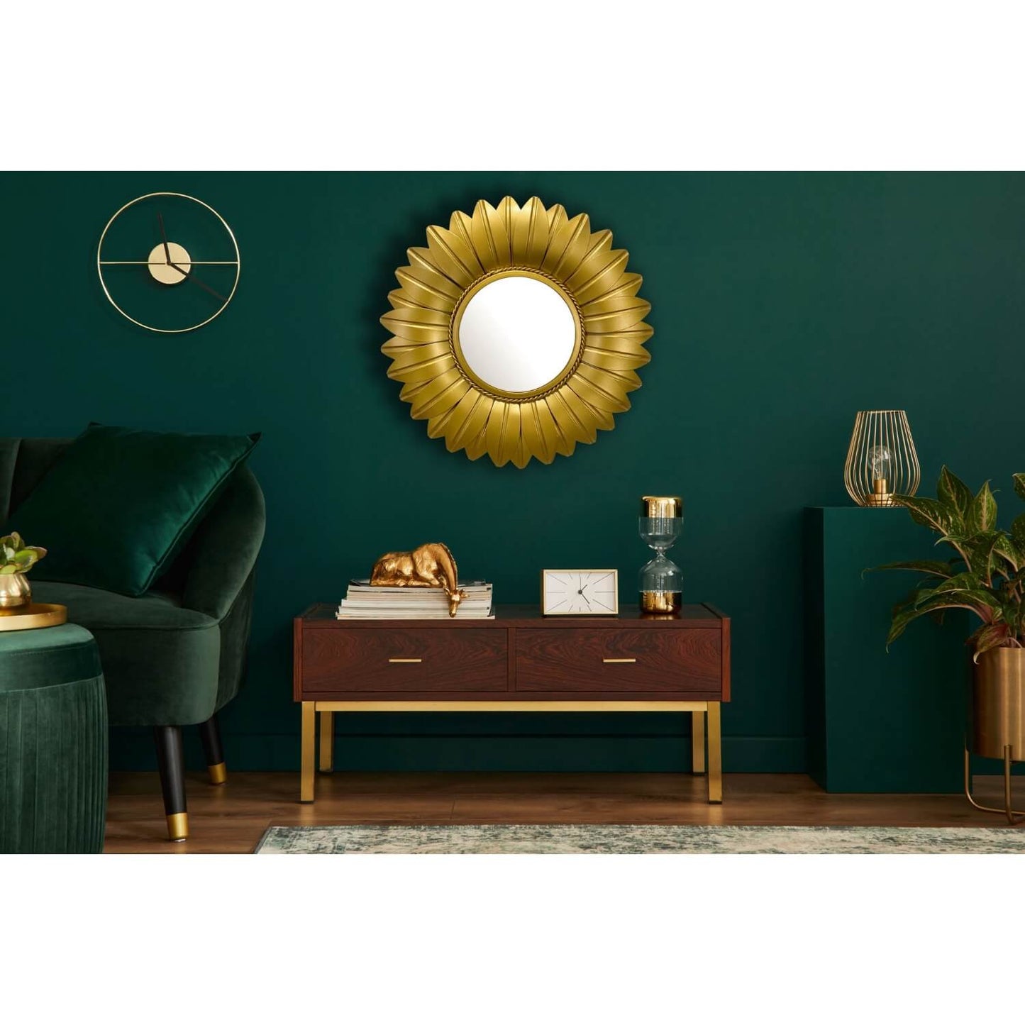 miroir doré fleur dans un salon