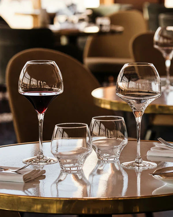 Verres design : à pied, gobelets & coupes colorés